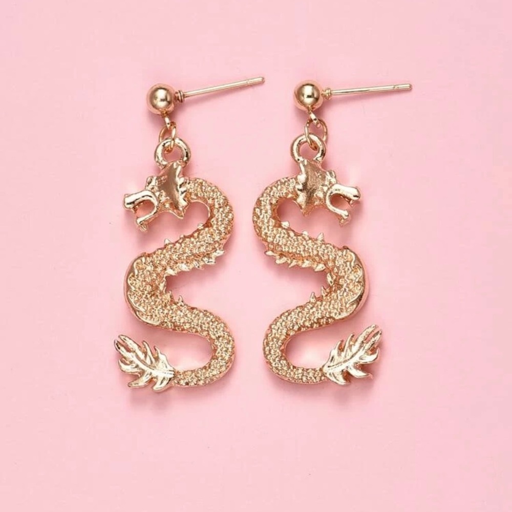 3/$30 🐉 Dragon Pendant Earrings - Picture 3 of 4